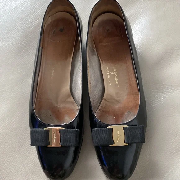 Salvatore Ferragamo Vara size 39.5 - Picture 5 of 7